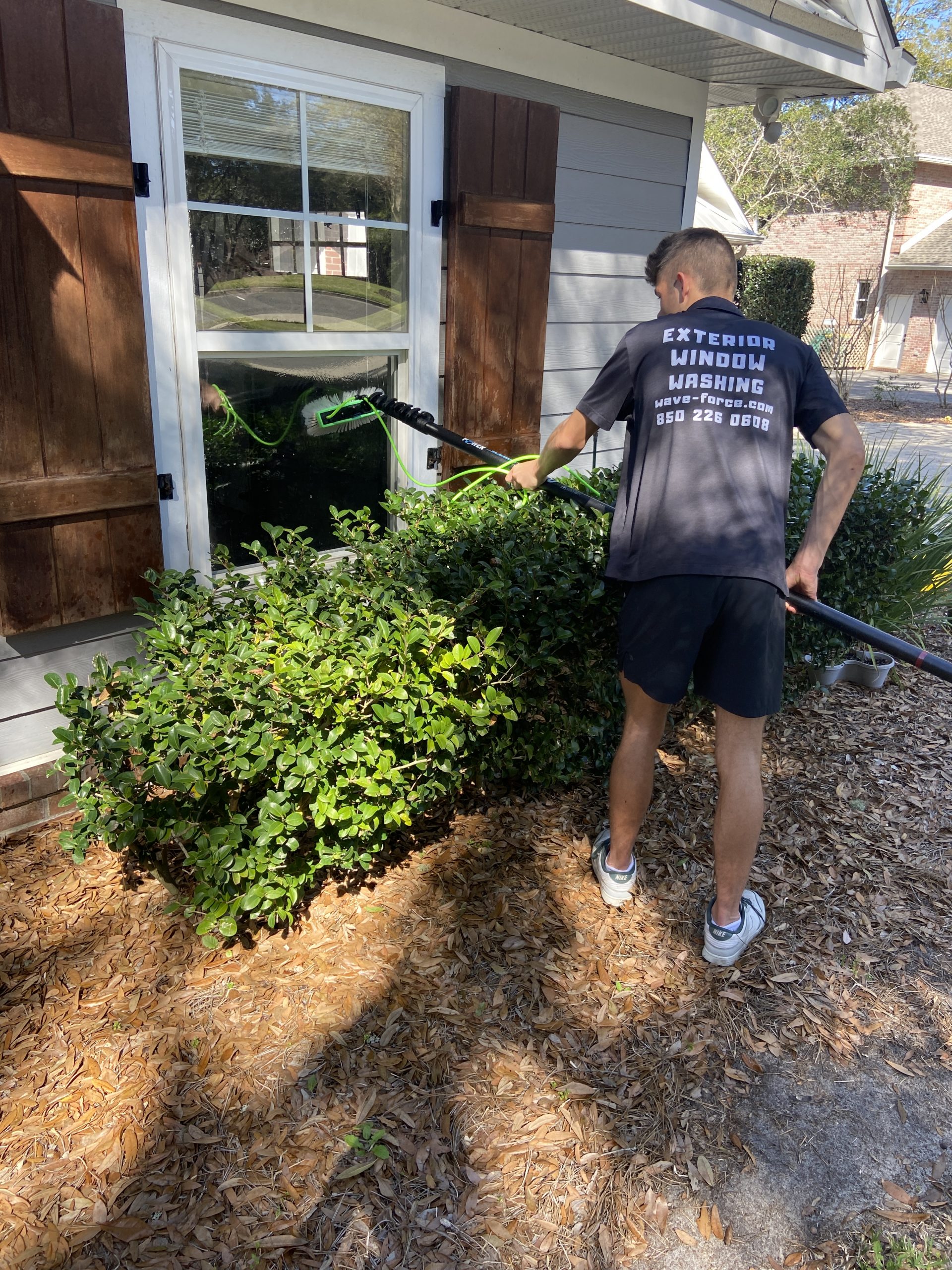 Wave Force professional window cleaning in Laguna Beach FL